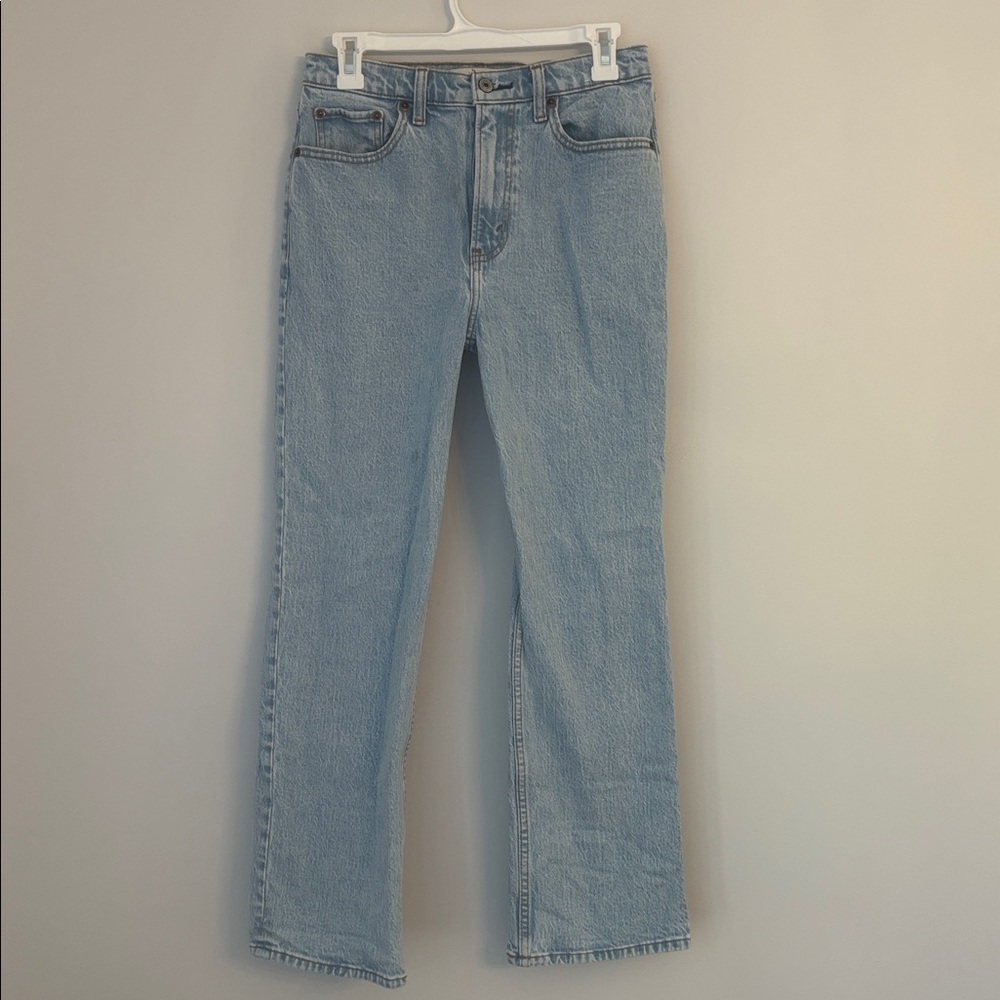 Abercrombie & Fitch Light Wash High Rise Vintage Straight Jeans Size 26